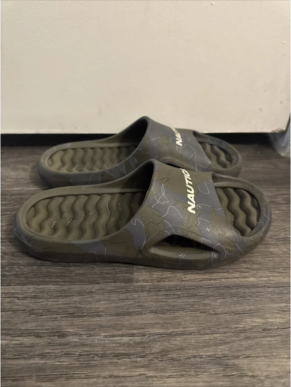 Nautica Kyan Men’s Camo Shower Slide Sandals Olive Green Water Shoes Size 7